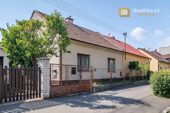 Prodej rodinného domu s garáží a zahradou - Hradec Králové