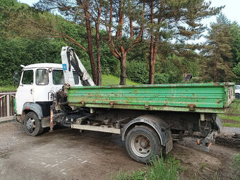 Doprava štěrku a písku,sklápěčka s hydraulickou rukou