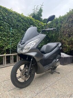 Honda PCX 125, POUZE 3000 km, Nová STK