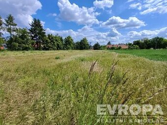 Prodej pozemku s rozlohou 1073 m2, Okrouhlo, okres Praha-záp