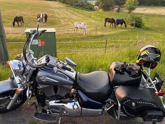 Suzuki Intrudr 1500