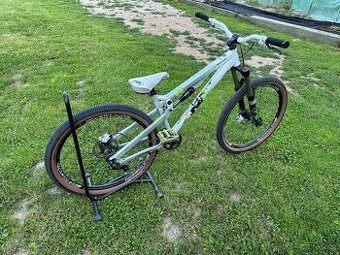 Slopestyle YT Industries PLAY