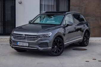 Volkswagen Touareg 3.0 V6 ELEGANCE / ZÁRUKA / AJ NA SPLÁTKY