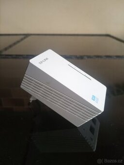Adaptér Powerline TP-LINK TL-WPA4220