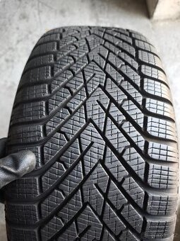 225/45 r17 zimní pneumatika kusovka Pirelli Cinturato 8mm