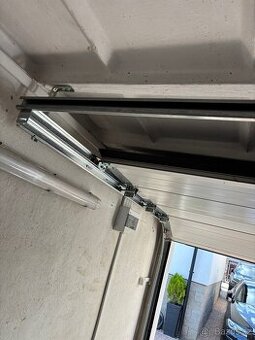 Elektrická garážová vrata Toors-motor Liftmaster – antracit