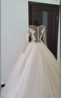 C.01 Svatební saty z vlečkou vyprodej