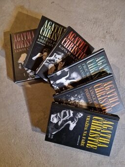 Agatha Christie prodám 6 detektivních knih