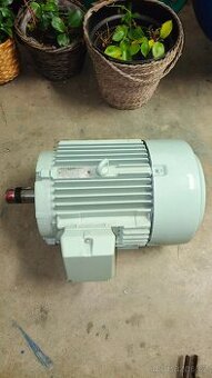 REZERVOVÁNO  Elektromotor 5,5kW