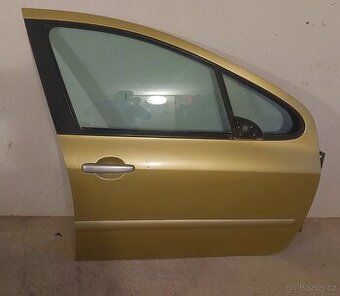 Peugeot 307sw rok výroby 2003 přední pravé dveře.