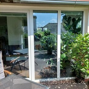 Prodám skleněnou dveřní stěnu