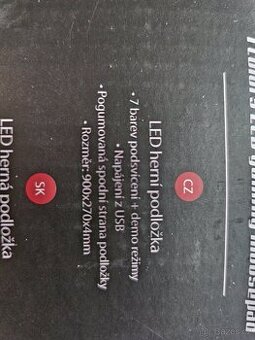 Herní svítící podložka pod myš a klávesnici