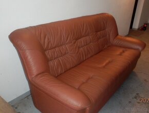 Kožený gauč s 2 křesly