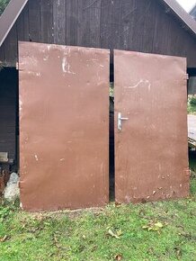 Plechová vrata do garáže, rozměr 205x230cm