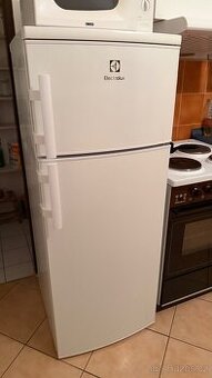 ELEKTROLUX Lednička + mrazák