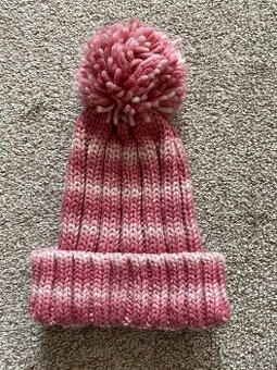 Nová dámská zimní pletená čepice s bambulí - akryl