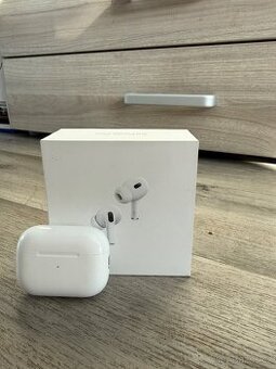Apple AirPods Pro (2. generace) s MagSafe pouzdrem (USB-C)