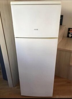 Lednice s mraźakem ECG