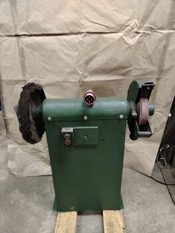 Bruska dvoukotoučová