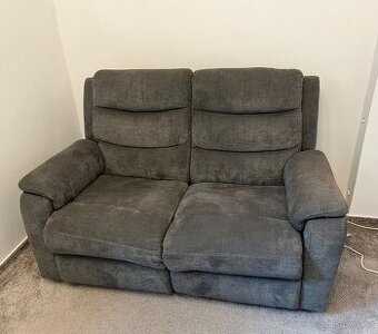 Rozkládací dvoumístna pohovka