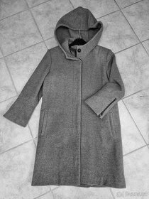 Dámský jarní kabát krátký šedý