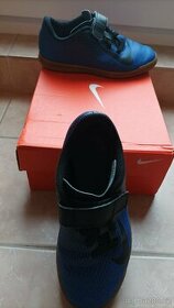 Sálovky NIKE, halová obuv velikost 32 - 1