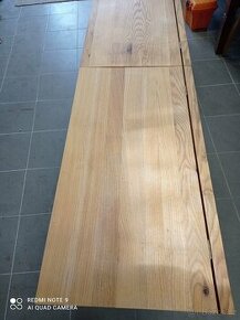 Dřevěná lavice s úložným prostorem