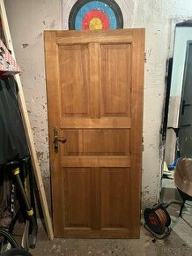 Dřevěné dveře z dubového masivu
