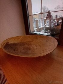Nabízím vyřezávané dřevěné koryto  69 cm.