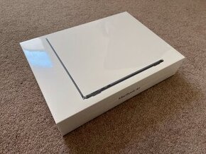 MacBook Air M3 16GB - ZÁRUKA 24 měsíců, Office v ceně - NOVÝ