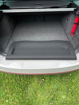 Plato do kufru Toyota Yaris r. v. 2021+