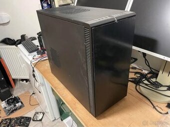 Case/skrin Fractal Design Define R4