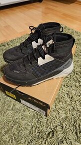 Trekingové boty Adidas Terrex Mid 33,5