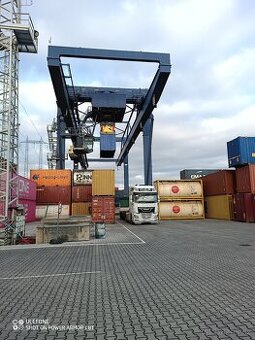 NÁMOŘNÍ KONTEJNERY - TERMINÁL METRANS PRAHA