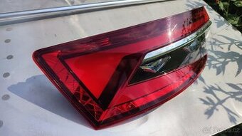 Škoda Superb 3 levé zadní světlo vnější