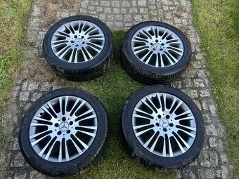 Alu kola Mercedes Viano