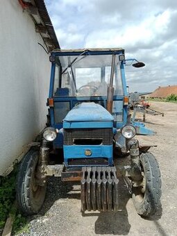 Traktor kolový Zetor 5511