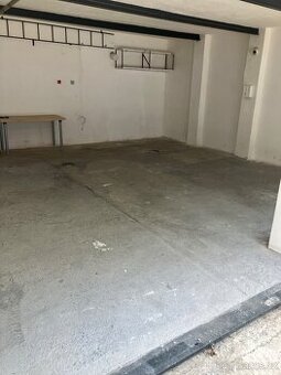 Pronájem dvougaraže za Doubravanem