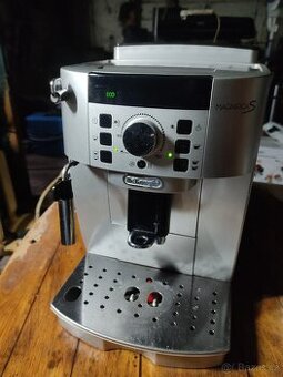 kávovar DeLonghi Magnifica S
