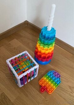 Set hraček Fat Brain Toys + Pop It