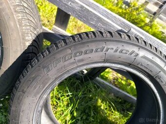 celoroční pneu 215/55 r17 - 1