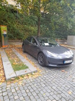 Prodam Tesla 3