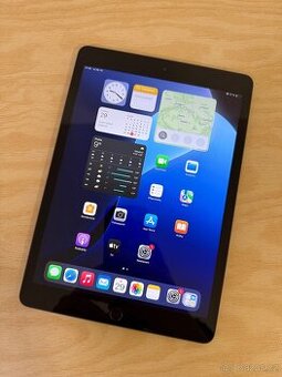 Apple IPad 10.2 (2019) komplet balení
