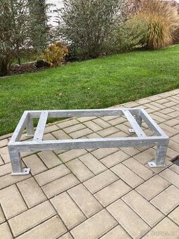 Stojan na tepelné čerpadlo