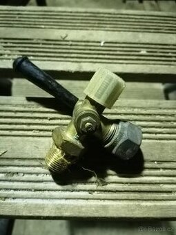 Mosazný kohout nepoužitý