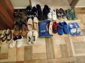 Oblečení pro chlapce cca od 4 do 10 let, velmi zachovalé