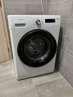 Pračka Whirlpool FreshCare Facelift FFS 7259 B EE bílá
