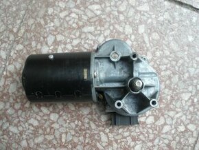 MOTOREK PŘEDNÍCH STĚRAČŮ ŠKODA FELICIE