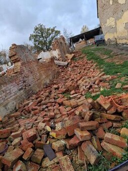 Daruji cihly za odvoz