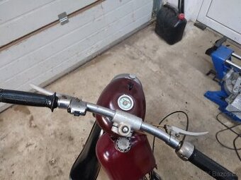 Jawa 555 pionyr parez